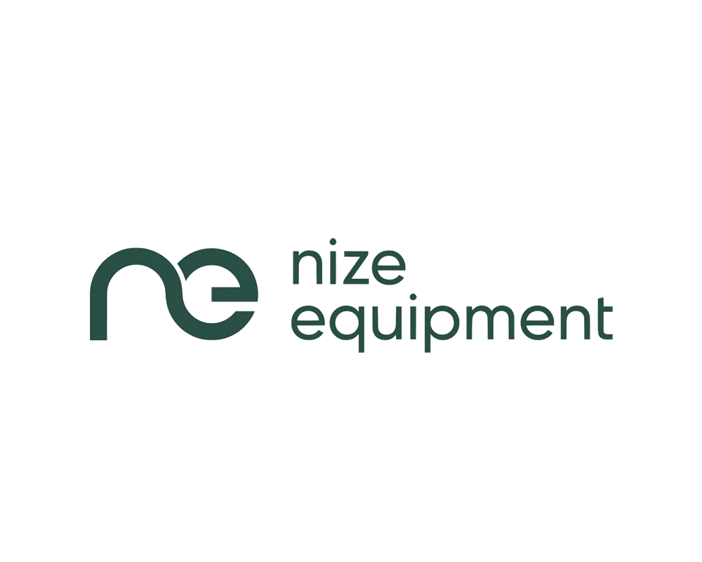 Rize Equipment logo med grøn tekst og moderne design